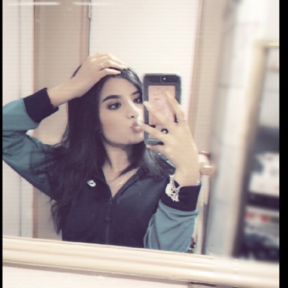 Meet your Posher, Kenia